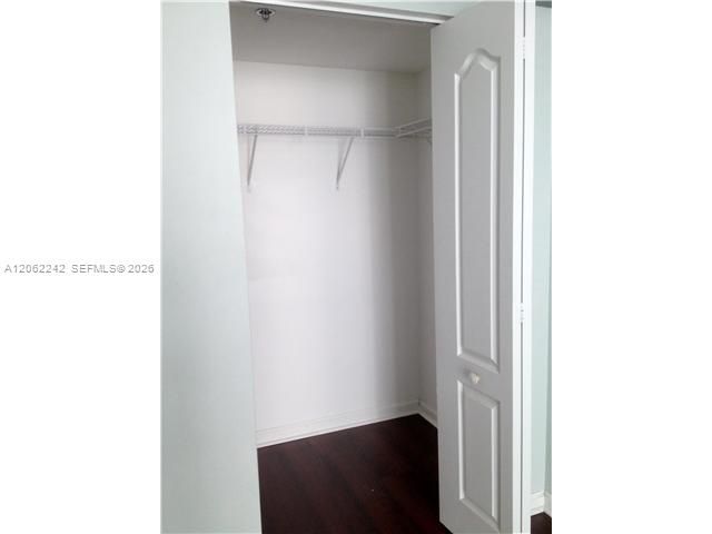 В аренду: $2,200 (0 спален, 1 ванн, 425 Квадратных фут)