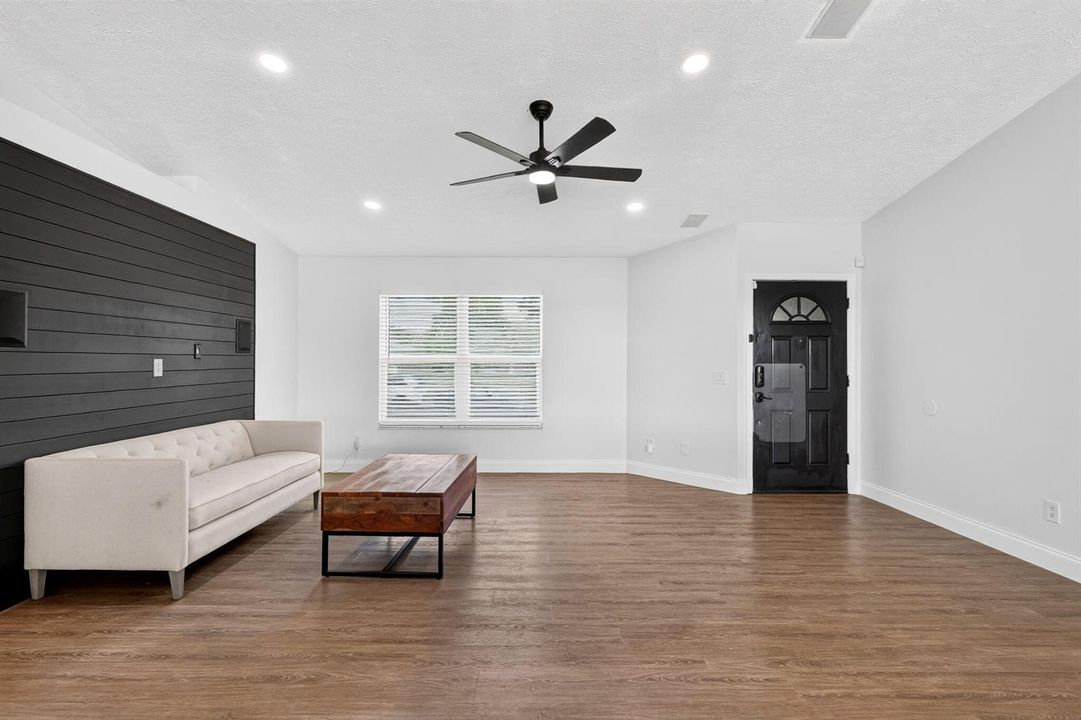 12-web-or-mls-5P1A6023