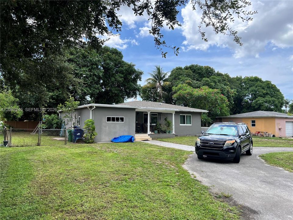 For Sale: $590,000 (3 beds, 2 baths, 1542 Square Feet)
