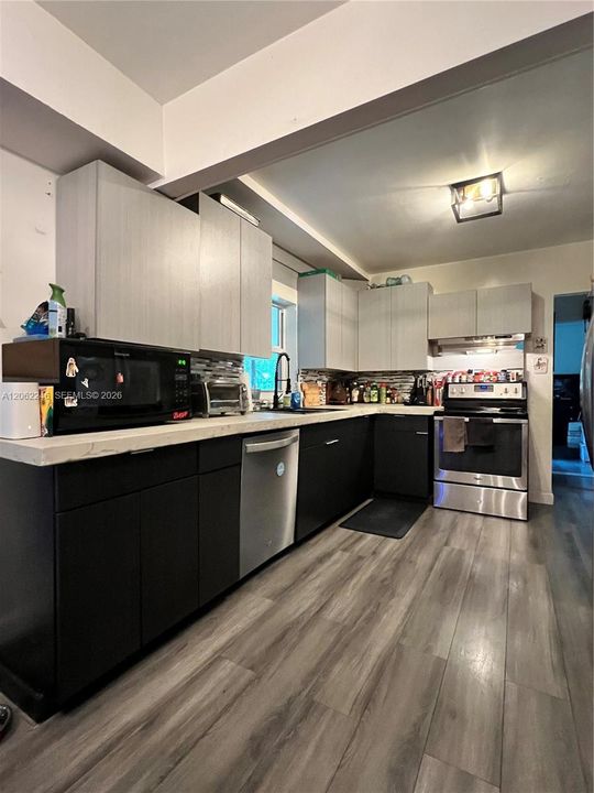 For Sale: $590,000 (3 beds, 2 baths, 1542 Square Feet)
