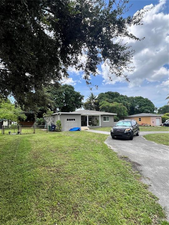 For Sale: $590,000 (3 beds, 2 baths, 1542 Square Feet)