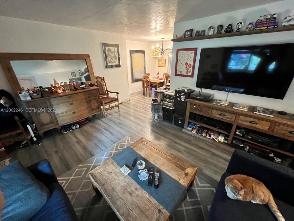 For Sale: $590,000 (3 beds, 2 baths, 1542 Square Feet)