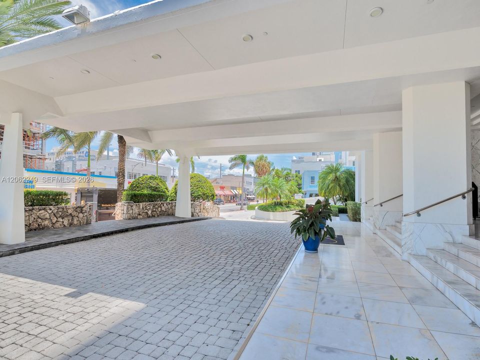 Covered building driveway