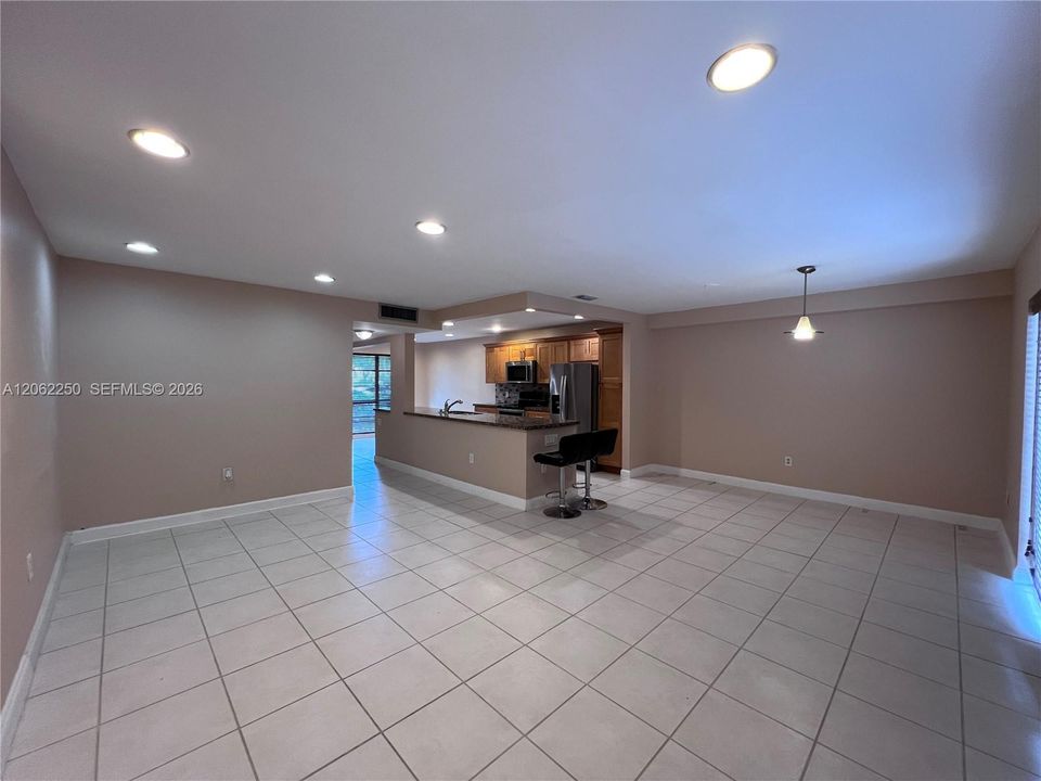 For Sale: $400,000 (4 beds, 2 baths, 1670 Square Feet)