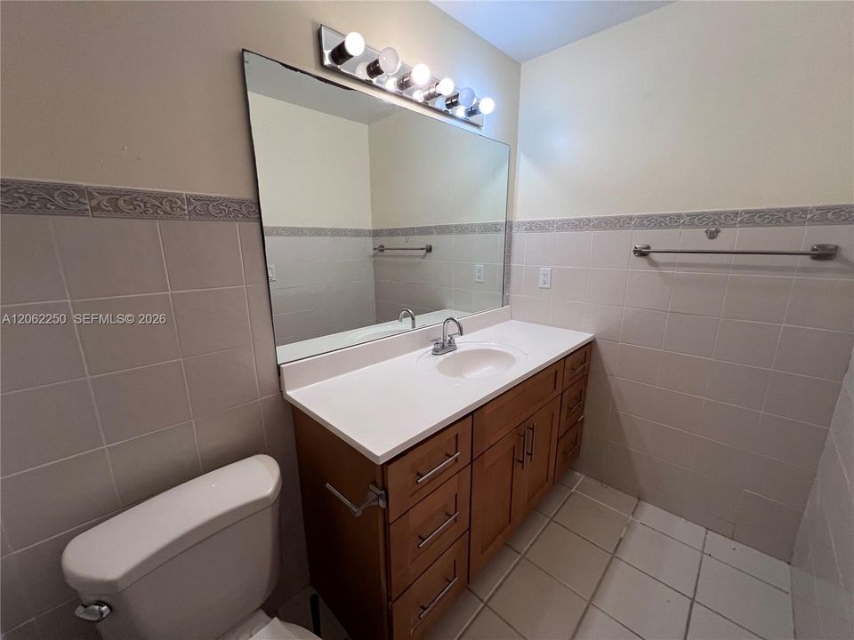For Sale: $400,000 (4 beds, 2 baths, 1670 Square Feet)