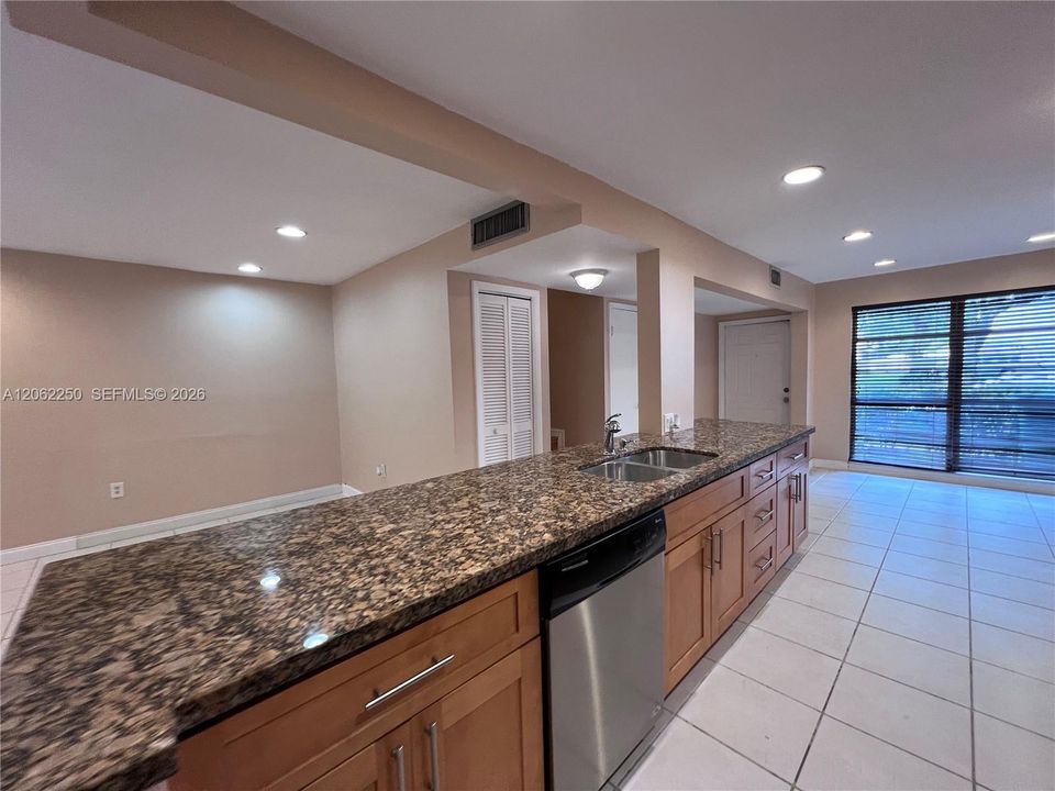 For Sale: $400,000 (4 beds, 2 baths, 1670 Square Feet)