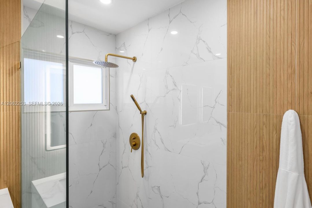 На продажу: $815,000 (4 спален, 2 ванн, 2117 Квадратных фут)