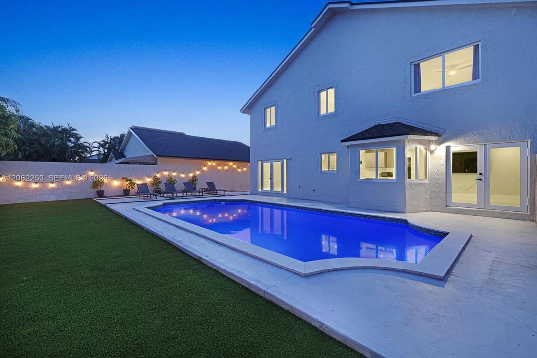 На продажу: $815,000 (4 спален, 2 ванн, 2117 Квадратных фут)