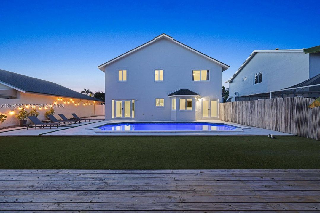 На продажу: $815,000 (4 спален, 2 ванн, 2117 Квадратных фут)