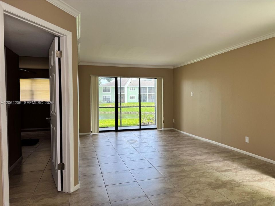 For Rent: $2,100 (2 beds, 2 baths, 900 Square Feet)