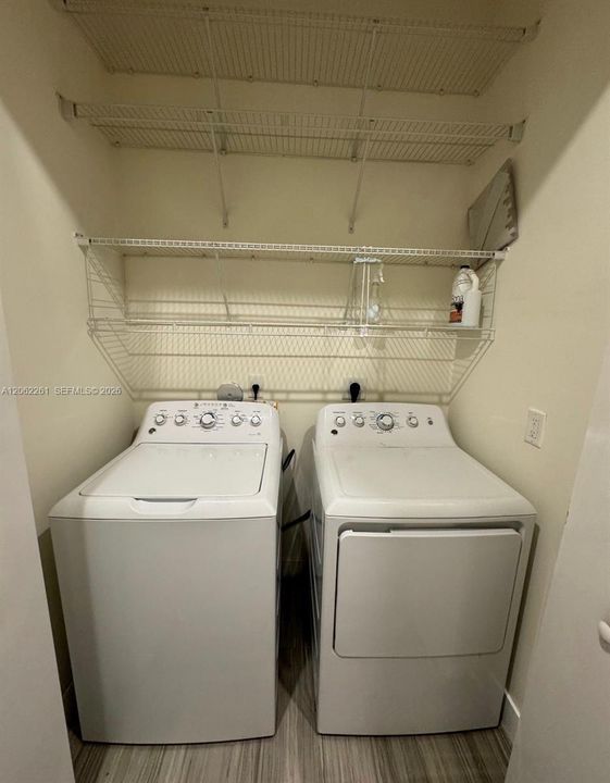 На продажу: $699,000 (4 спален, 3 ванн, 1812 Квадратных фут)