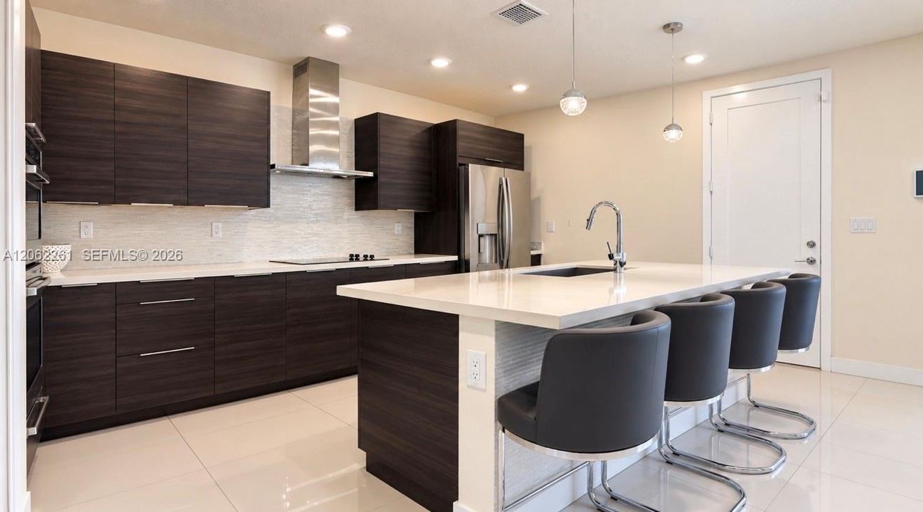 На продажу: $699,000 (4 спален, 3 ванн, 1812 Квадратных фут)