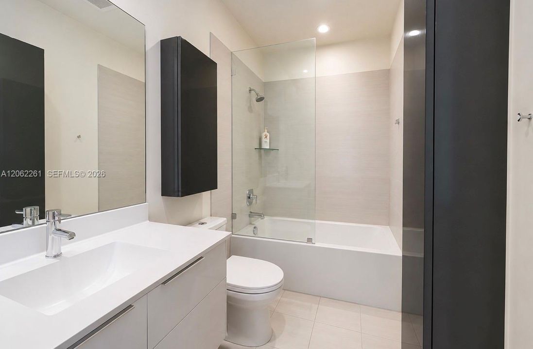 На продажу: $699,000 (4 спален, 3 ванн, 1812 Квадратных фут)