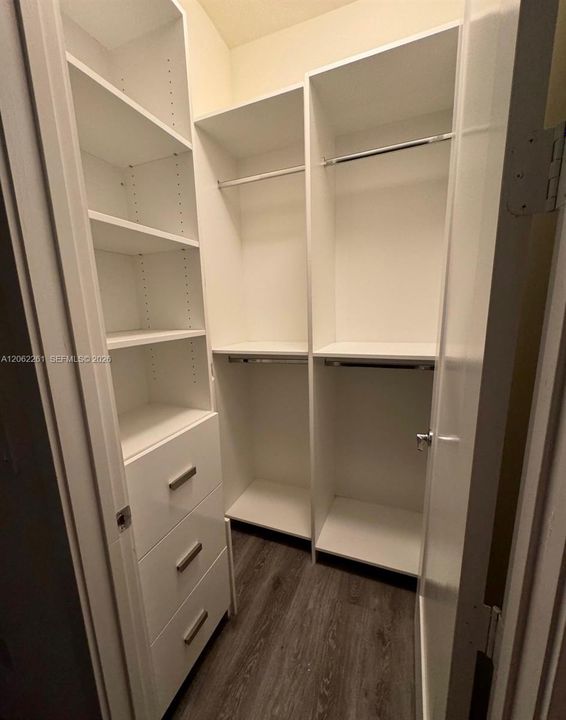 На продажу: $699,000 (4 спален, 3 ванн, 1812 Квадратных фут)