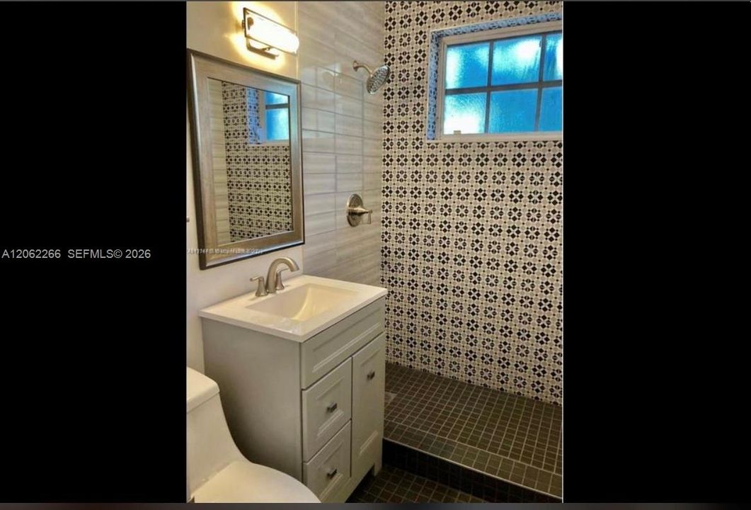 На продажу: $230,000 (1 спален, 1 ванн, 530 Квадратных фут)