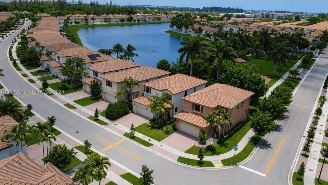 На продажу: $679,900 (3 спален, 2 ванн, 2345 Квадратных фут)