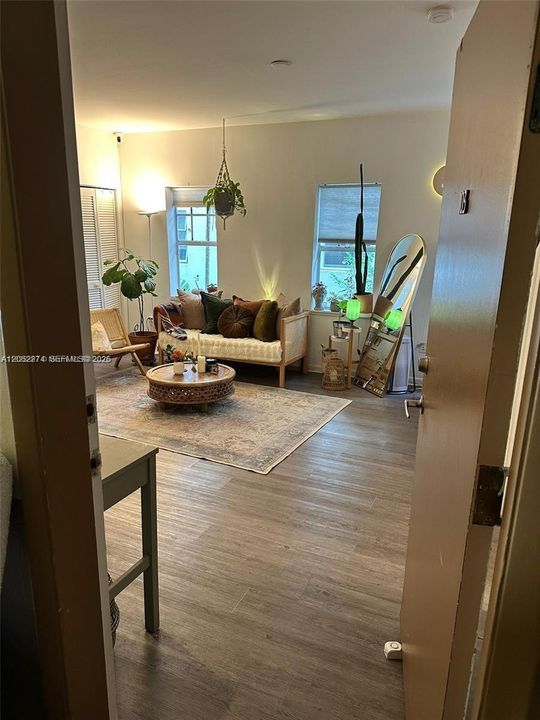 В аренду: $1,800 (0 спален, 1 ванн, 370 Квадратных фут)
