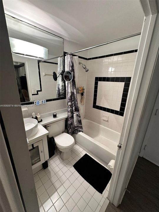 В аренду: $1,800 (0 спален, 1 ванн, 370 Квадратных фут)