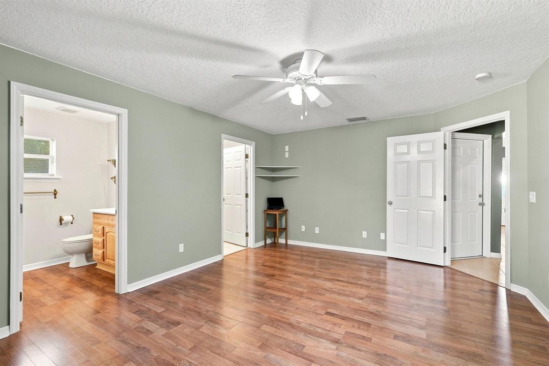 16_primary bedroom
