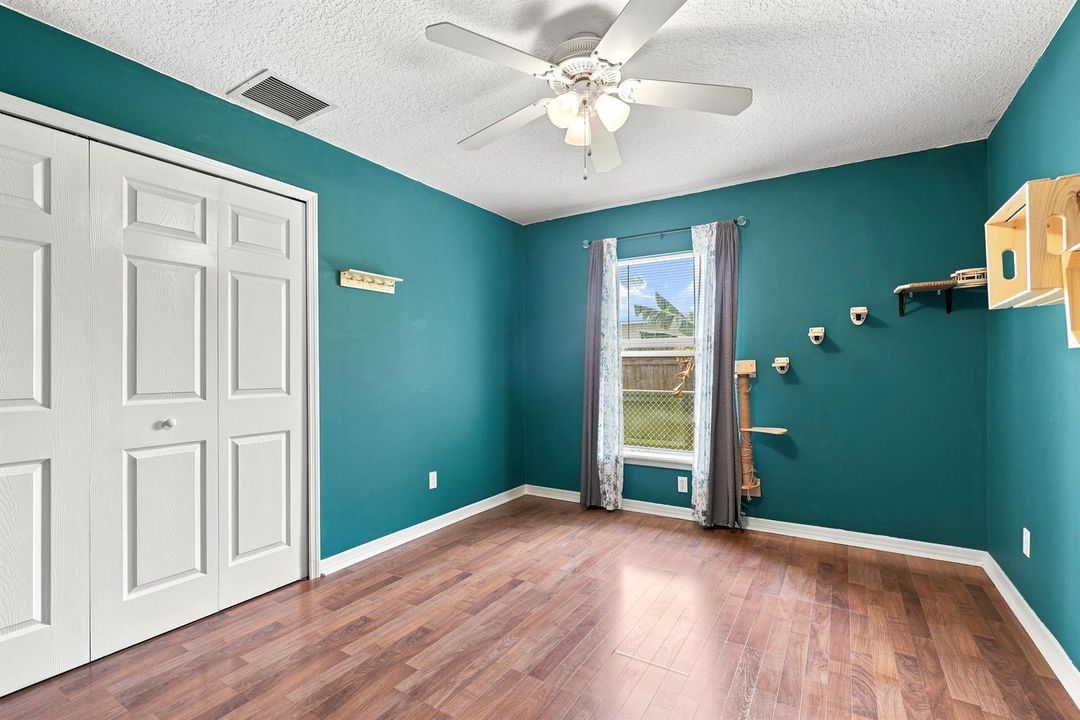 26_bedroom