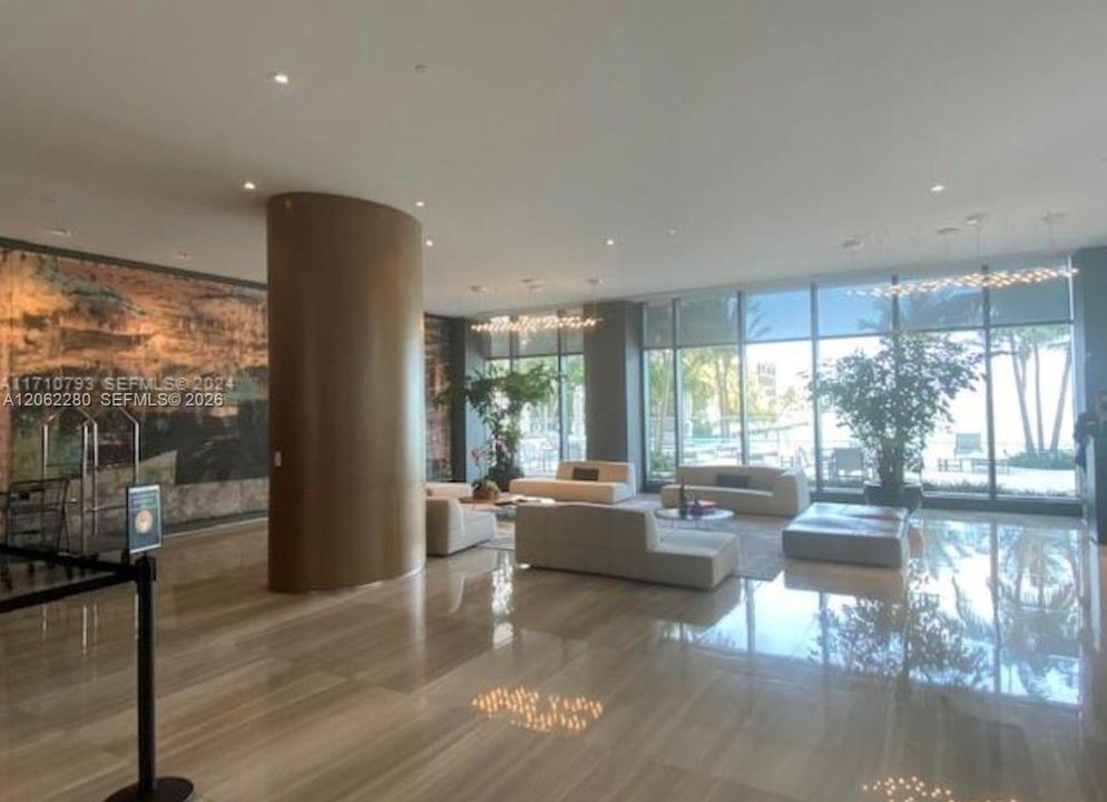 For Sale: $710,000 (2 beds, 2 baths, 1073 Square Feet)