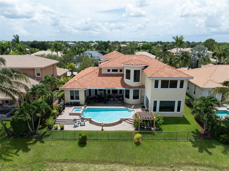 На продажу: $1,950,000 (6 спален, 5 ванн, 5117 Квадратных фут)