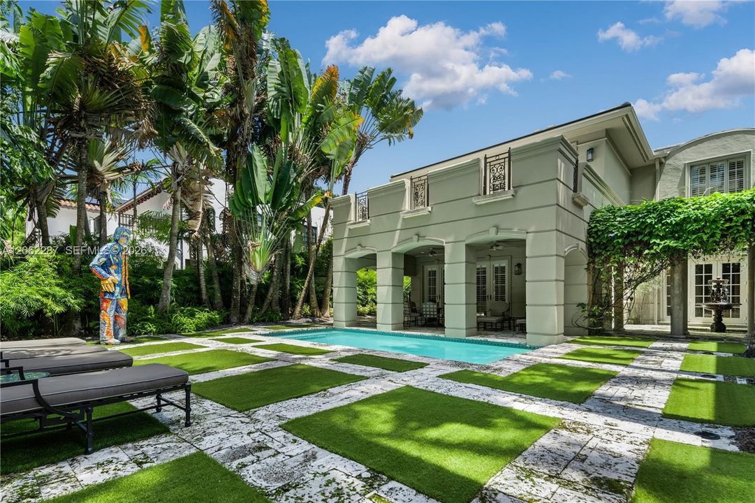 For Sale: $10,950,000 (5 beds, 5 baths, 6720 Square Feet)