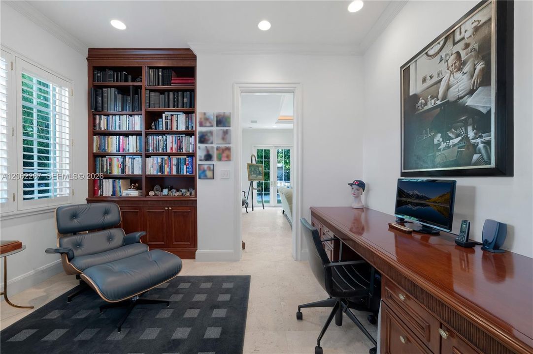 For Sale: $10,950,000 (5 beds, 5 baths, 6720 Square Feet)