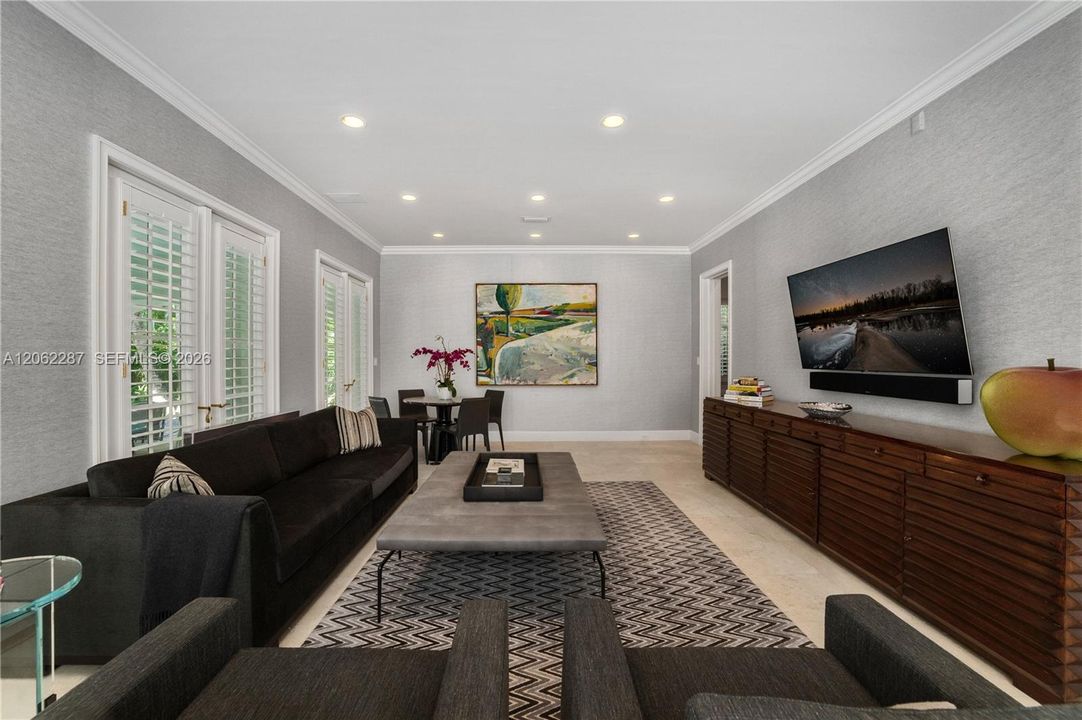 For Sale: $10,950,000 (5 beds, 5 baths, 6720 Square Feet)