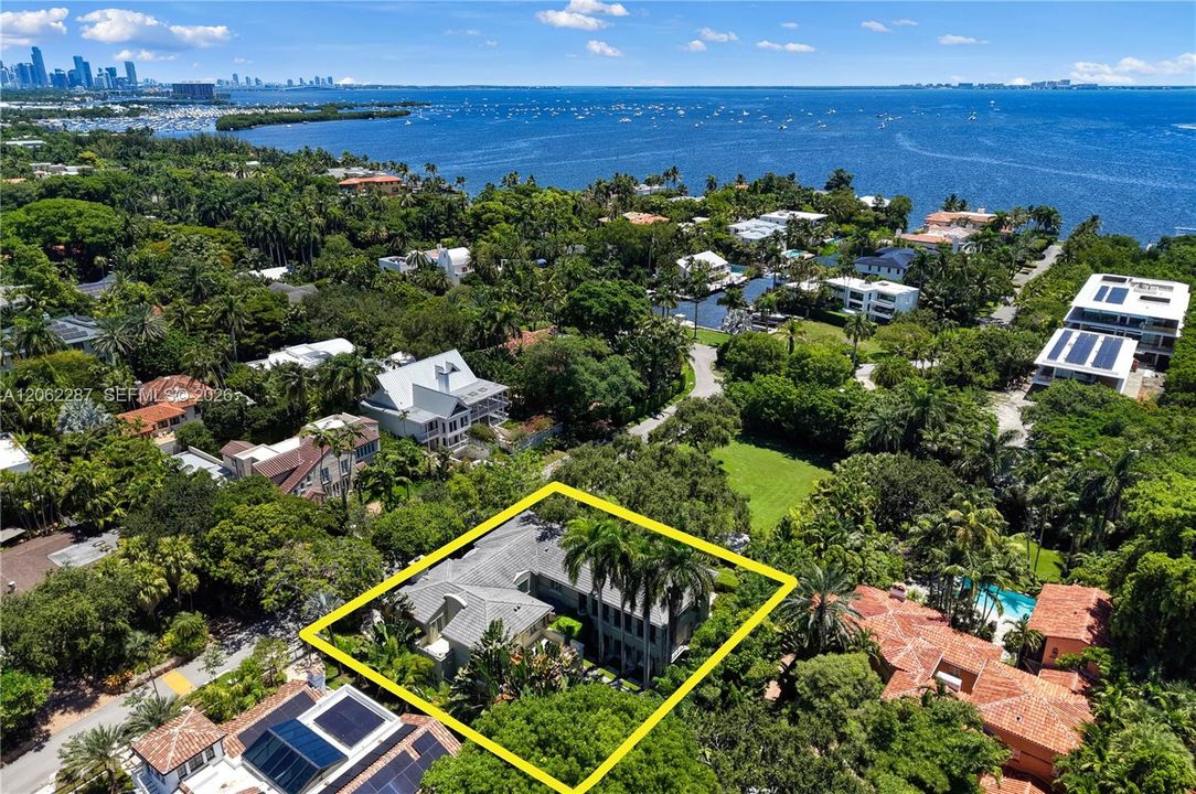 For Sale: $10,950,000 (5 beds, 5 baths, 6720 Square Feet)