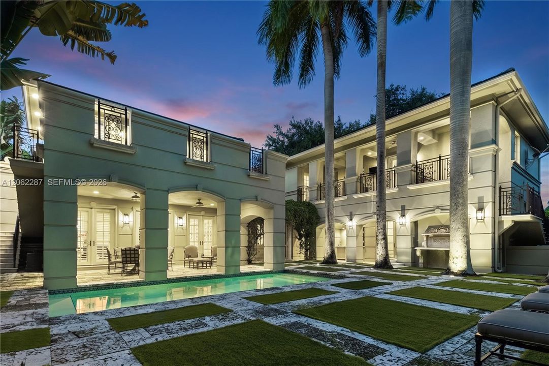 For Sale: $10,950,000 (5 beds, 5 baths, 6720 Square Feet)