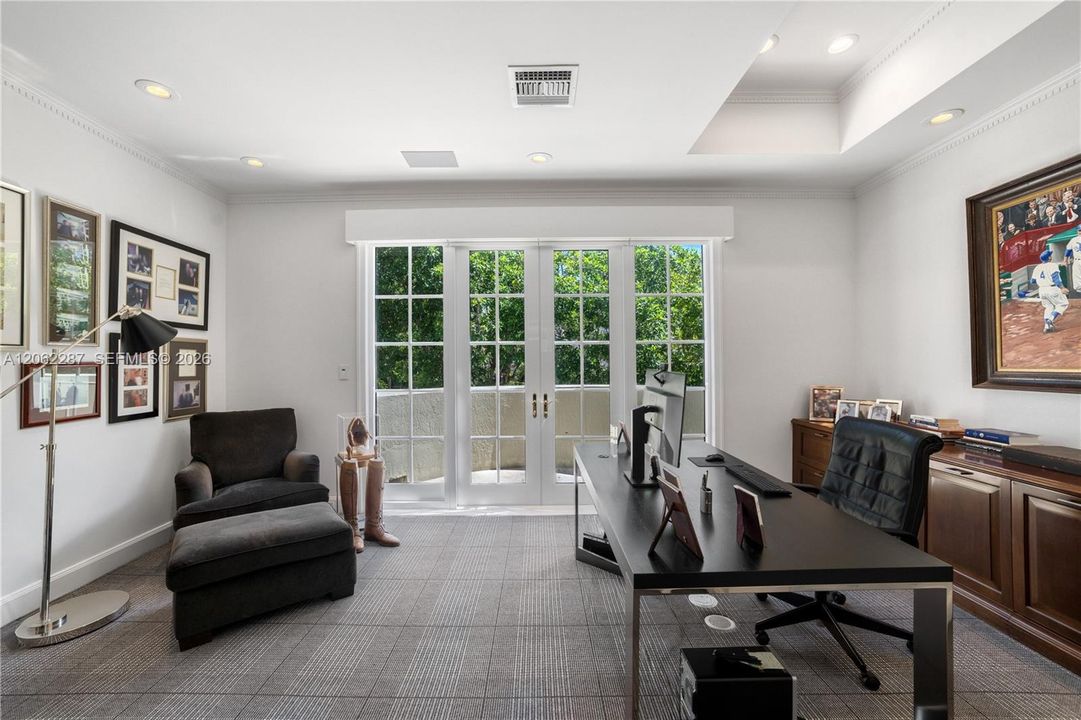 For Sale: $10,950,000 (5 beds, 5 baths, 6720 Square Feet)