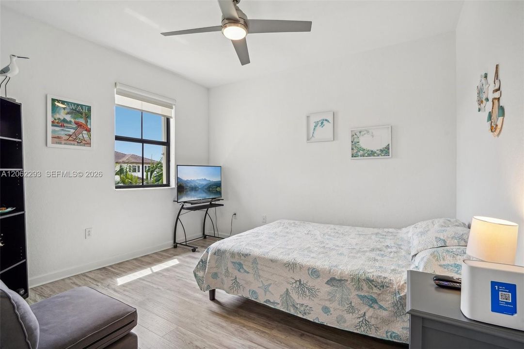 En Venta: $639,000 (4 camas, 3 baños, 2630 Pies cuadrados)