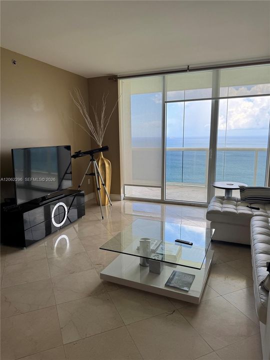 For Rent: $12,000 (3 beds, 3 baths, 1841 Square Feet)
