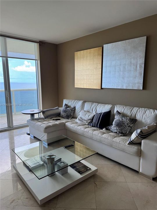 For Rent: $12,000 (3 beds, 3 baths, 1841 Square Feet)