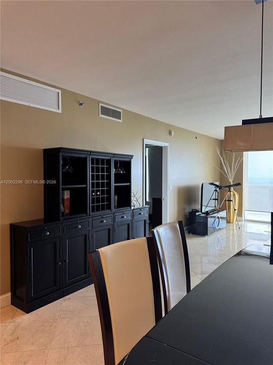 For Rent: $12,000 (3 beds, 3 baths, 1841 Square Feet)