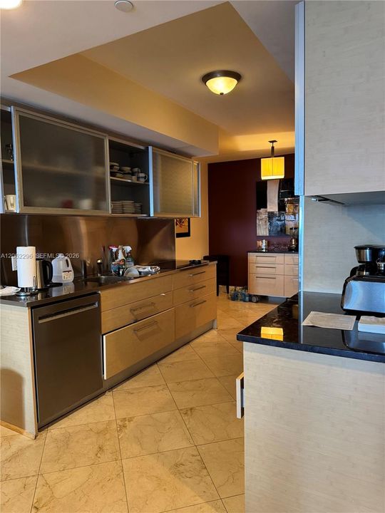 For Rent: $12,000 (3 beds, 3 baths, 1841 Square Feet)