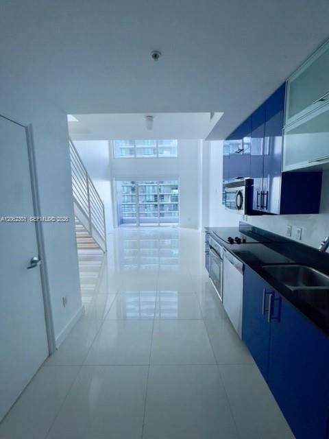 For Rent: $3,950 (2 beds, 2 baths, 1148 Square Feet)