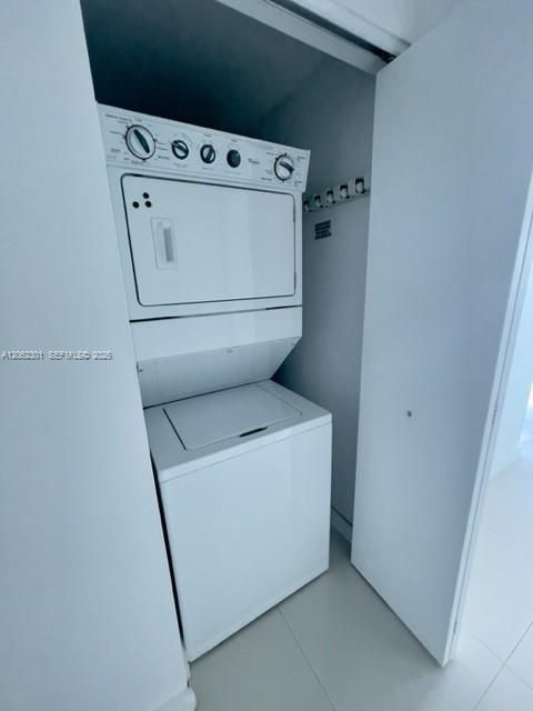 For Rent: $3,950 (2 beds, 2 baths, 1148 Square Feet)