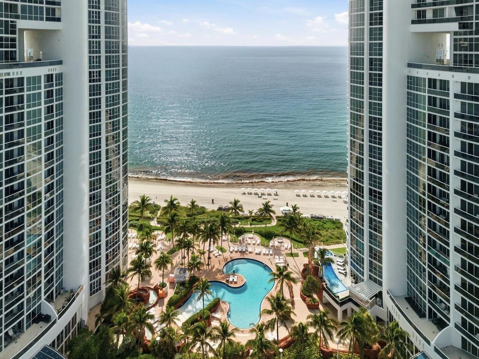 18201_Collins_Ave_5109_071
