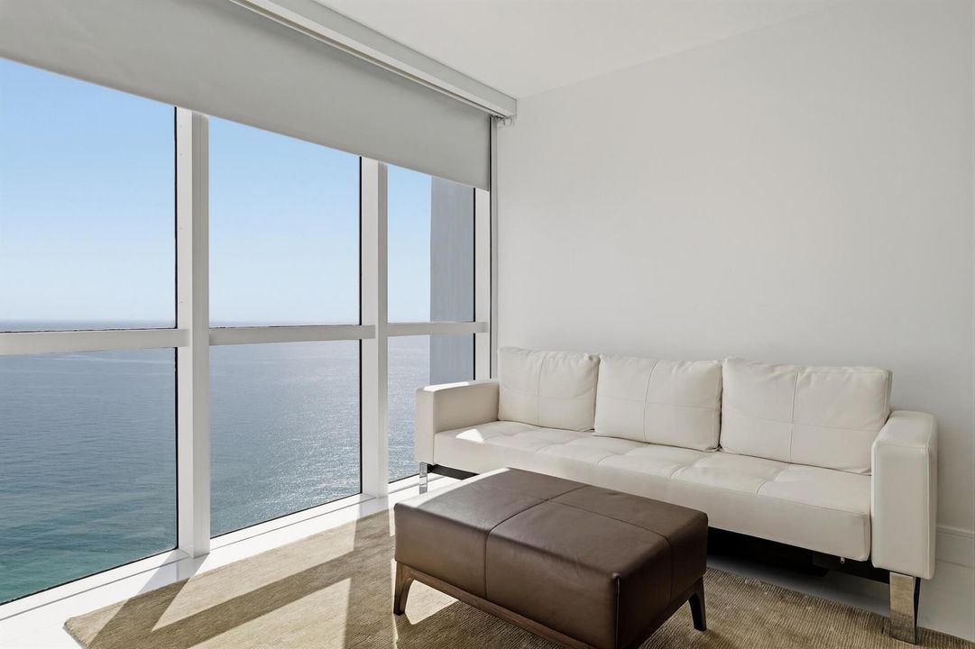 18201_Collins_Ave_5109_013