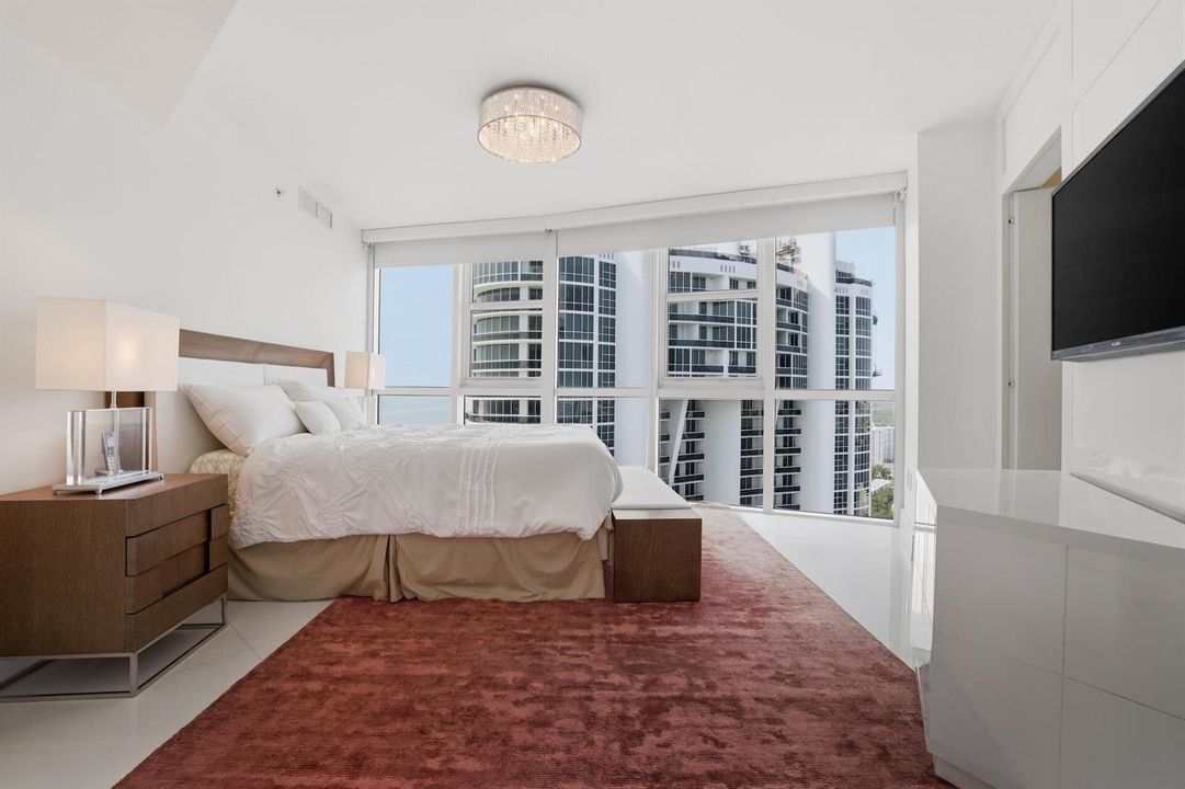 18201_Collins_Ave_5109_021