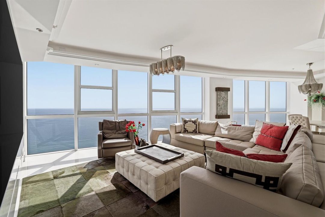18201_Collins_Ave_5109_008