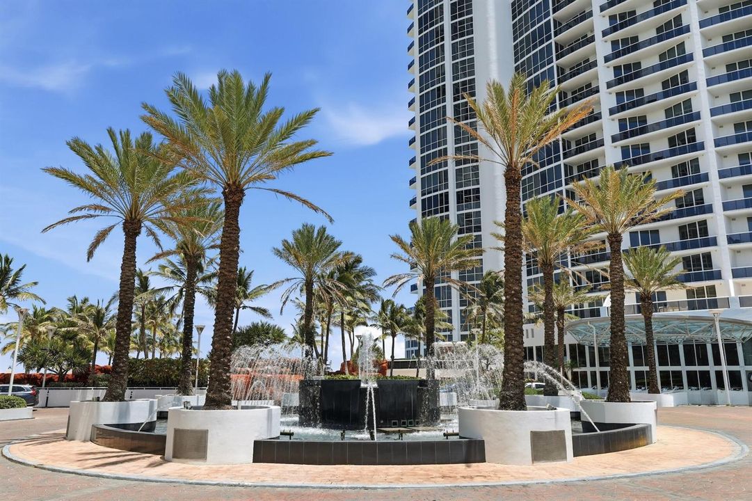 18201_Collins_Ave_5109_059