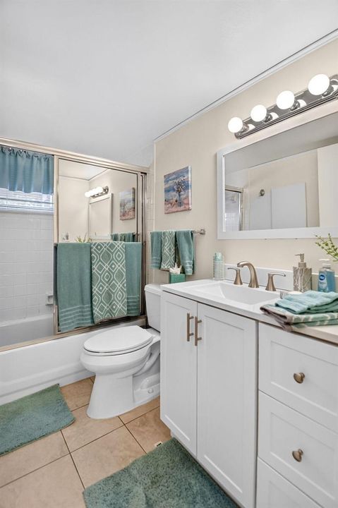 2ND BATHROOM