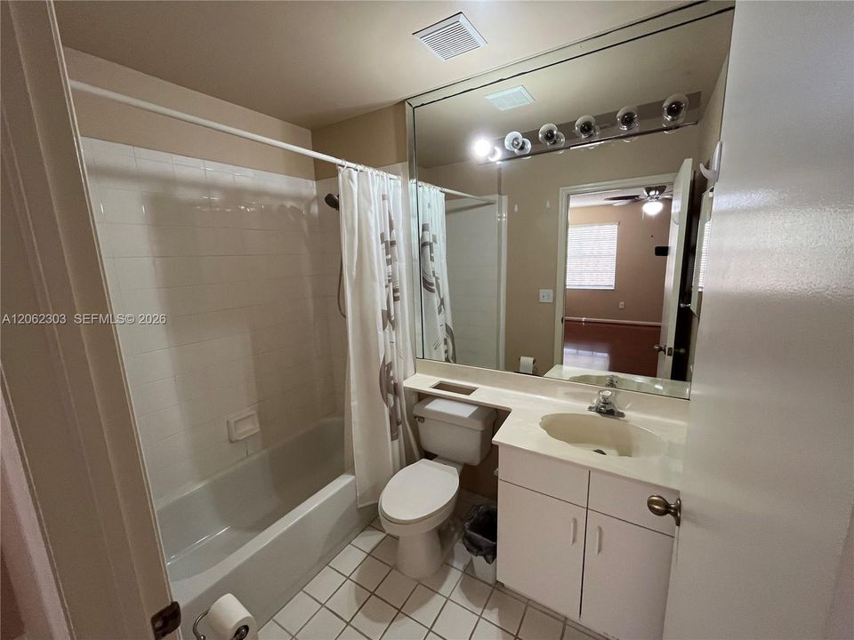 2nd. Floor Master Bathroom