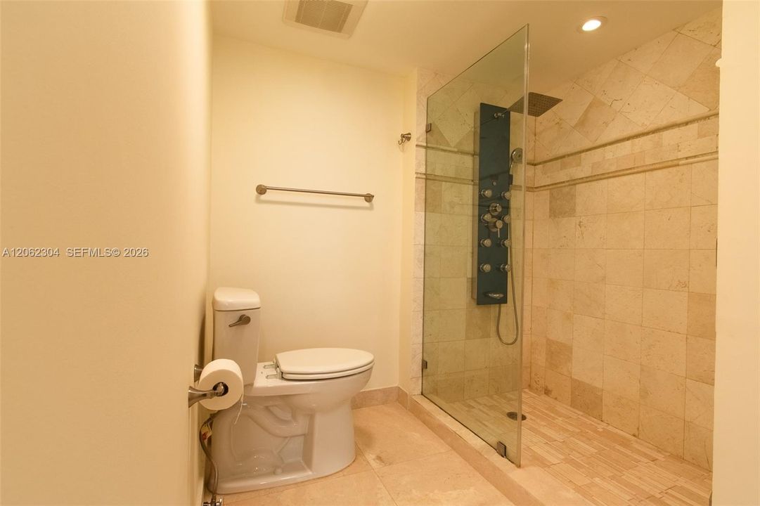 For Sale: $735,000 (2 beds, 2 baths, 1034 Square Feet)