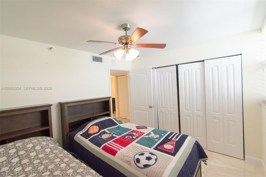 For Sale: $735,000 (2 beds, 2 baths, 1034 Square Feet)