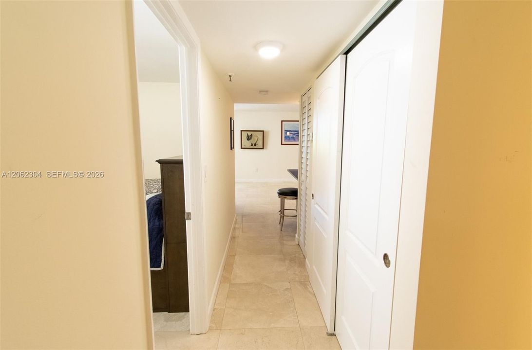 For Sale: $735,000 (2 beds, 2 baths, 1034 Square Feet)