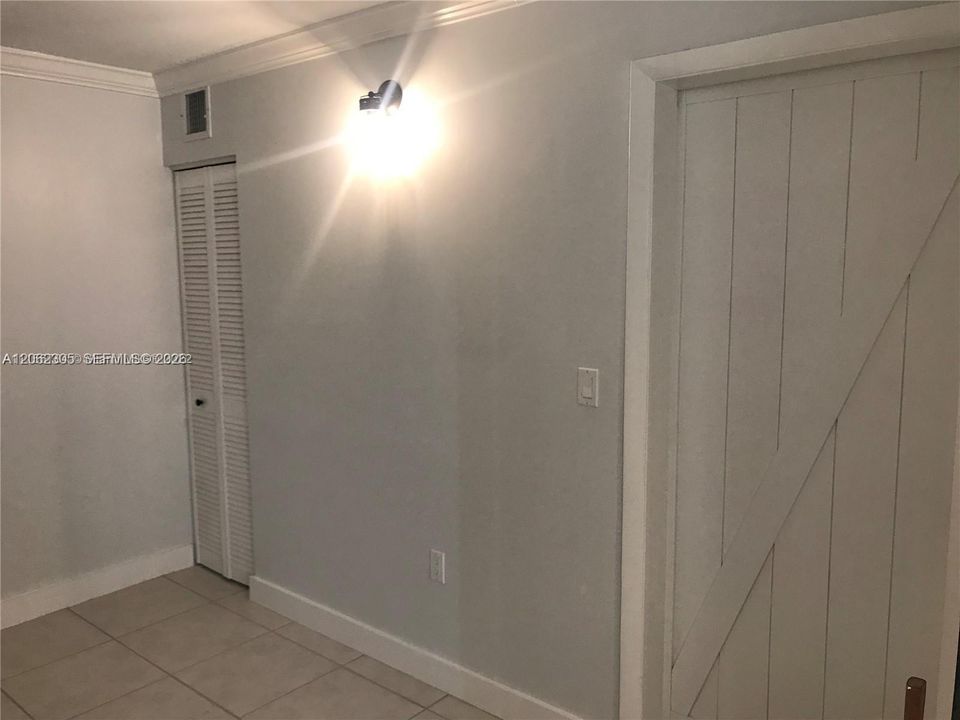 В аренду: $2,100 (2 спален, 1 ванн, 796 Квадратных фут)